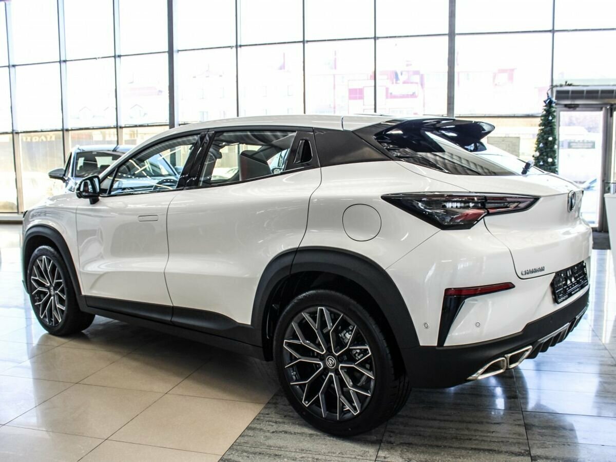 На российский рынок официально выходит новый кросс-купе, который заменит Renault Arkana. Источник иллюстрации - auto.ru