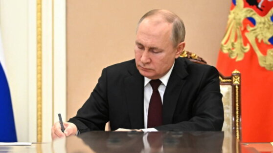    Путин ввел госрегулирование табачного рынка в России Анастасия Романова