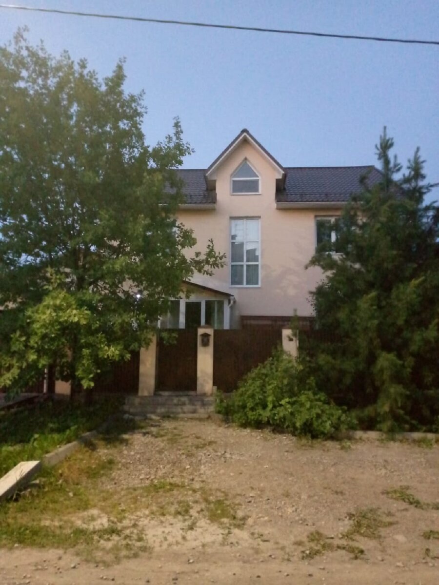 На фото коттедж, купленный товарищем (однополчанином) автора в 2022 году на полученную ссуду от МО РФ. Ждал в запасе жилищную субсидию от МО РФ (деньги) 3 года.