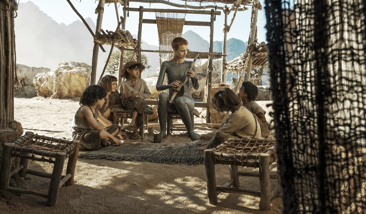 Кадр из сериала «Воспитанный волками»