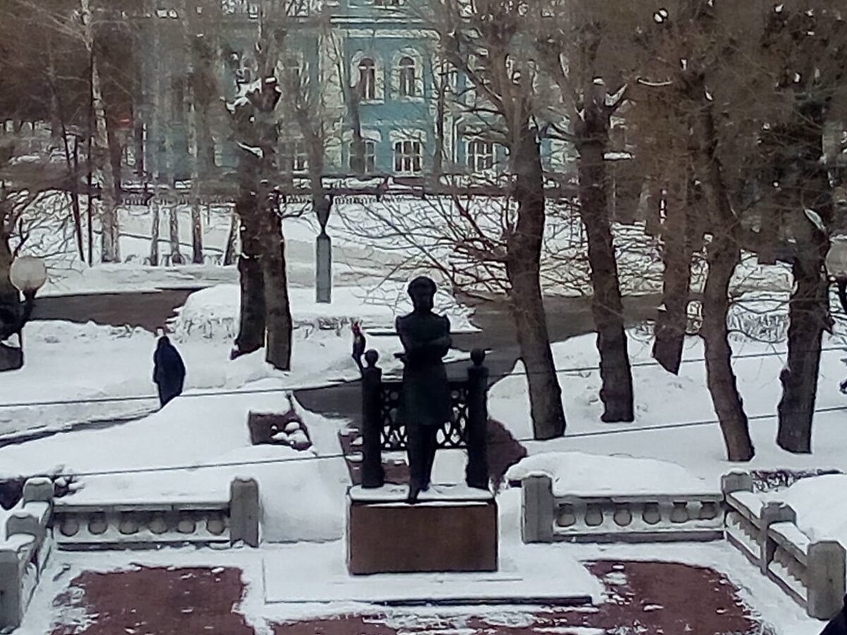 Памятник А.С.Пушкину, фото из окна концертного зала Сибирь, Барнаул
