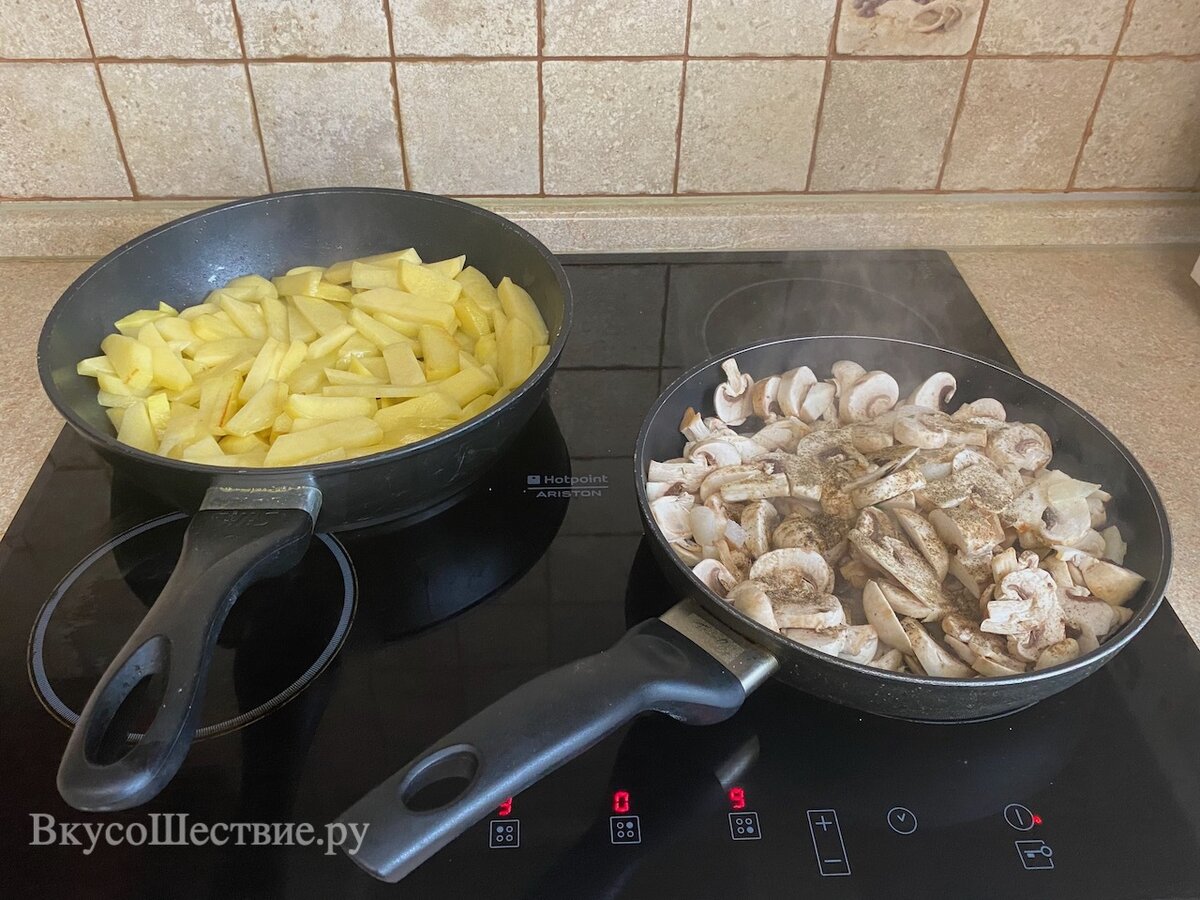 Жареная на сковороде картошечка с грибами