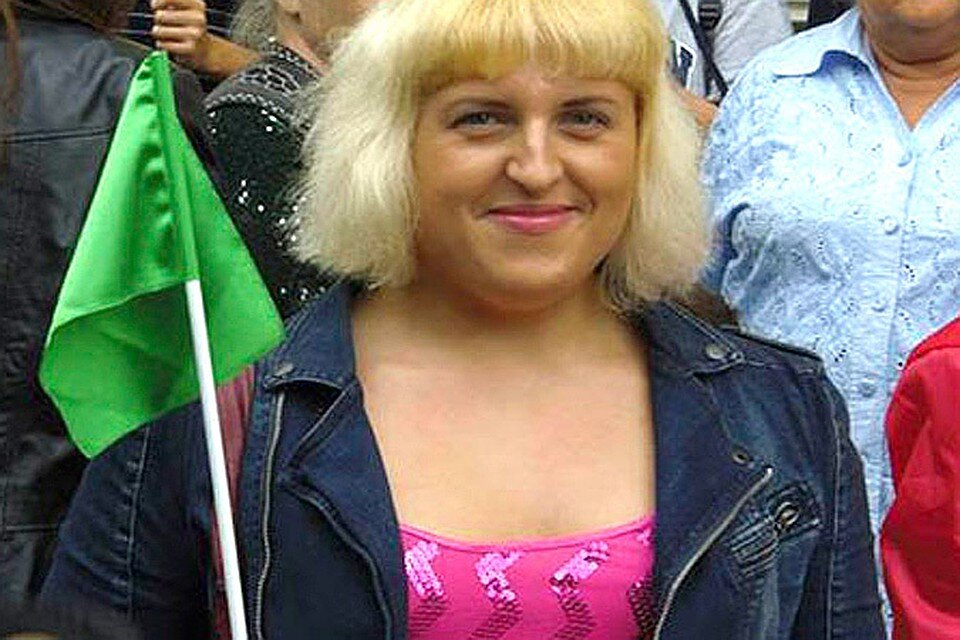 Катя на митинге в поддержку Ливии в Москве, 2011 год.