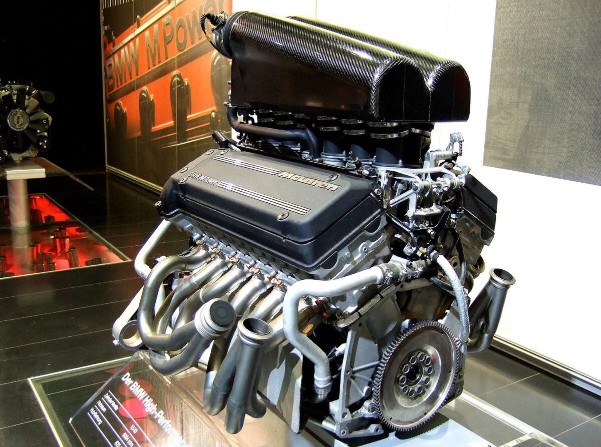 10 лучших двигателей. V12 BMW MCLAREN f1. S70 BMW v12. BMW s70/2 v12 Engin. BMW m70 v12.