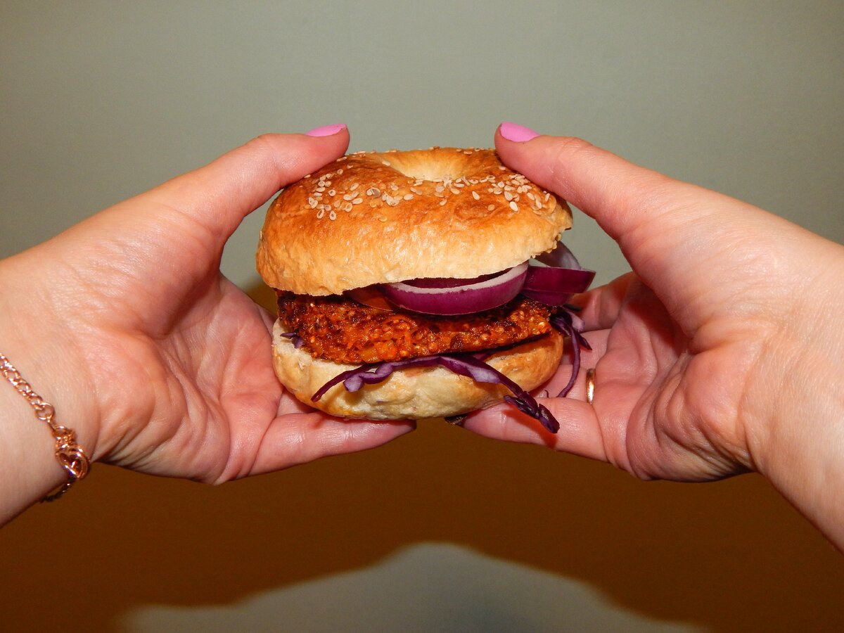 Булочки я использовала домашние, в конце статьи ссылка на видео рецепт.