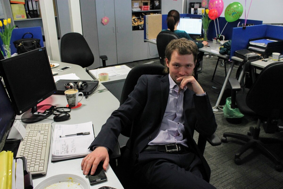 Надо делать вид, что тебе хорошо.