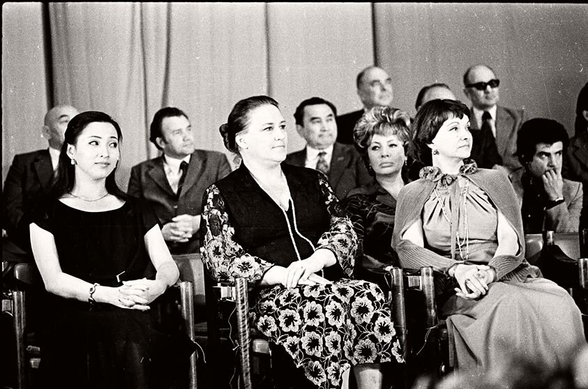 Благодаря большой помощи Н. Мардюковой был построен красивый современный Дом кино в городе.