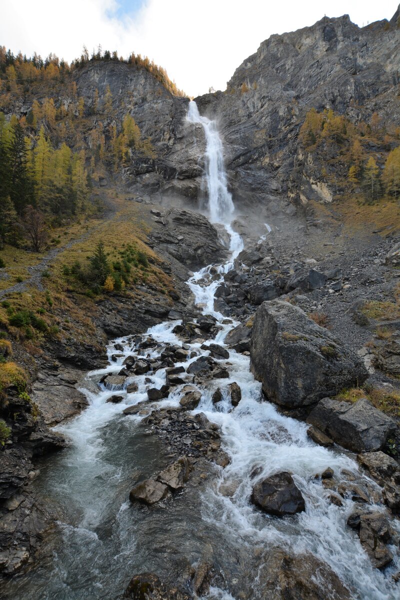 Вид на нижнюю часть каскада