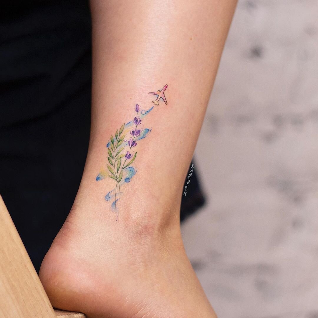 Маленькие женские татуировки на ноге (ФОТО)