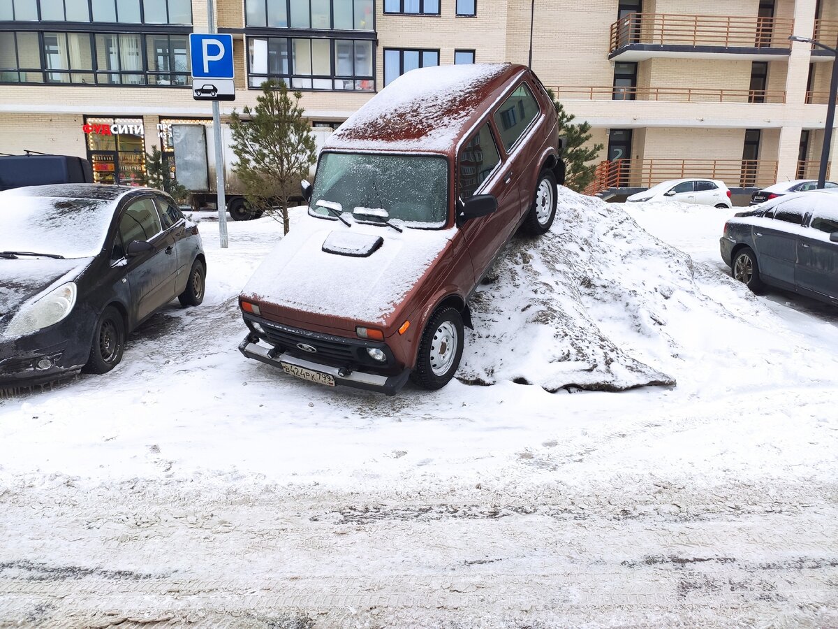 11 фото чудес автопарковки: курьезы и лайфхаки | Автокультура CARAKOOM |  Дзен