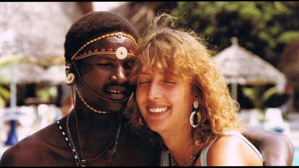 Лкетинга Лепарморийо и Коринна Хофманн в жизни