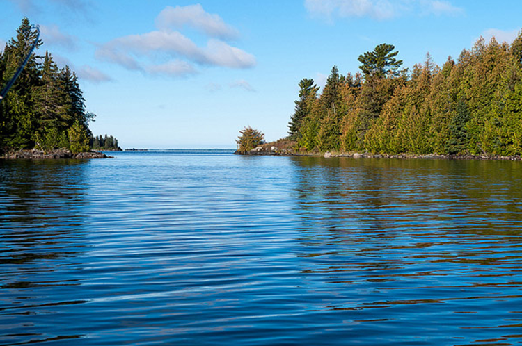 Озера Канады – яркий феномен североамериканской природы. Что касается тысячи южных, то каждое имеет сухой периметр и покрыто густым лесом...-2