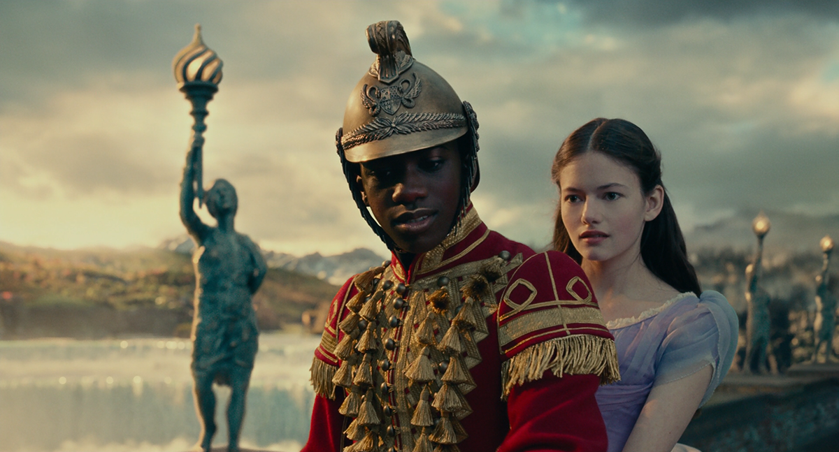 Кадр из фильма "Щелкунчик и четыре королевства" (2018). ( ИСТОЧНИК ФОТО: ЯНДЕКС. КАРТИНКИ )