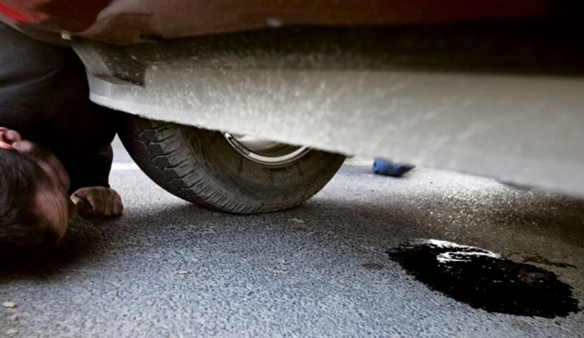 Масло под машиной