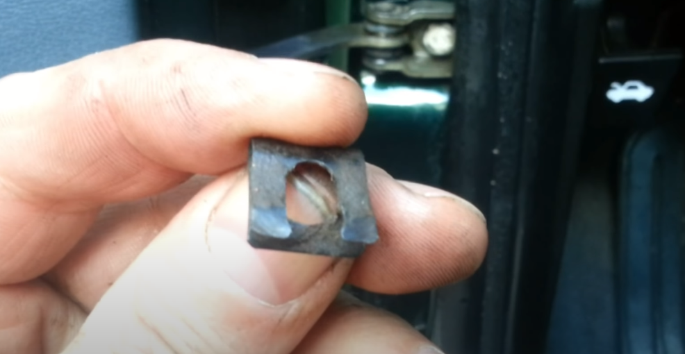 Устраняем "люфт" двери Нивы простым и проверенным способом. | Нивавод ...