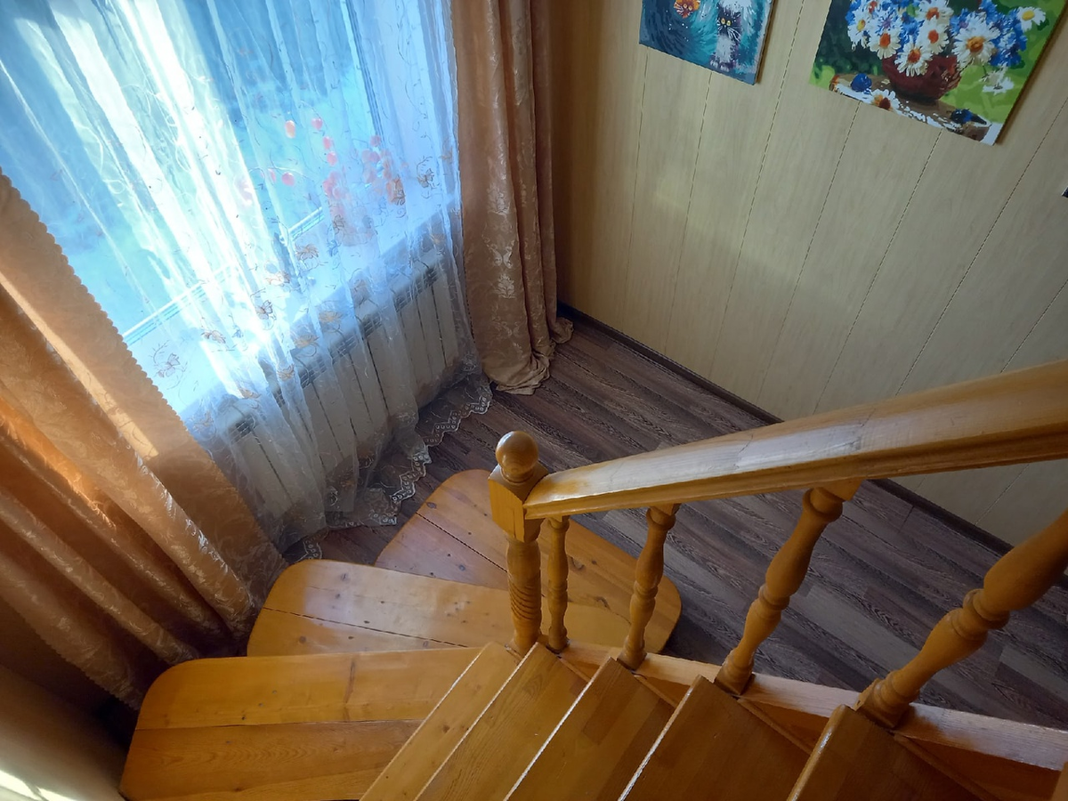 В старости подниматься по лестнице будет сложно...