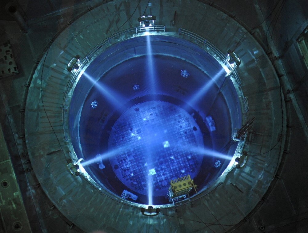 Ячейки ядерного реактора. Источник: https://www.atomic-energy.ru/files/styles/center/public/images/2018/02/20531.jpg?itok=fWow7VEK