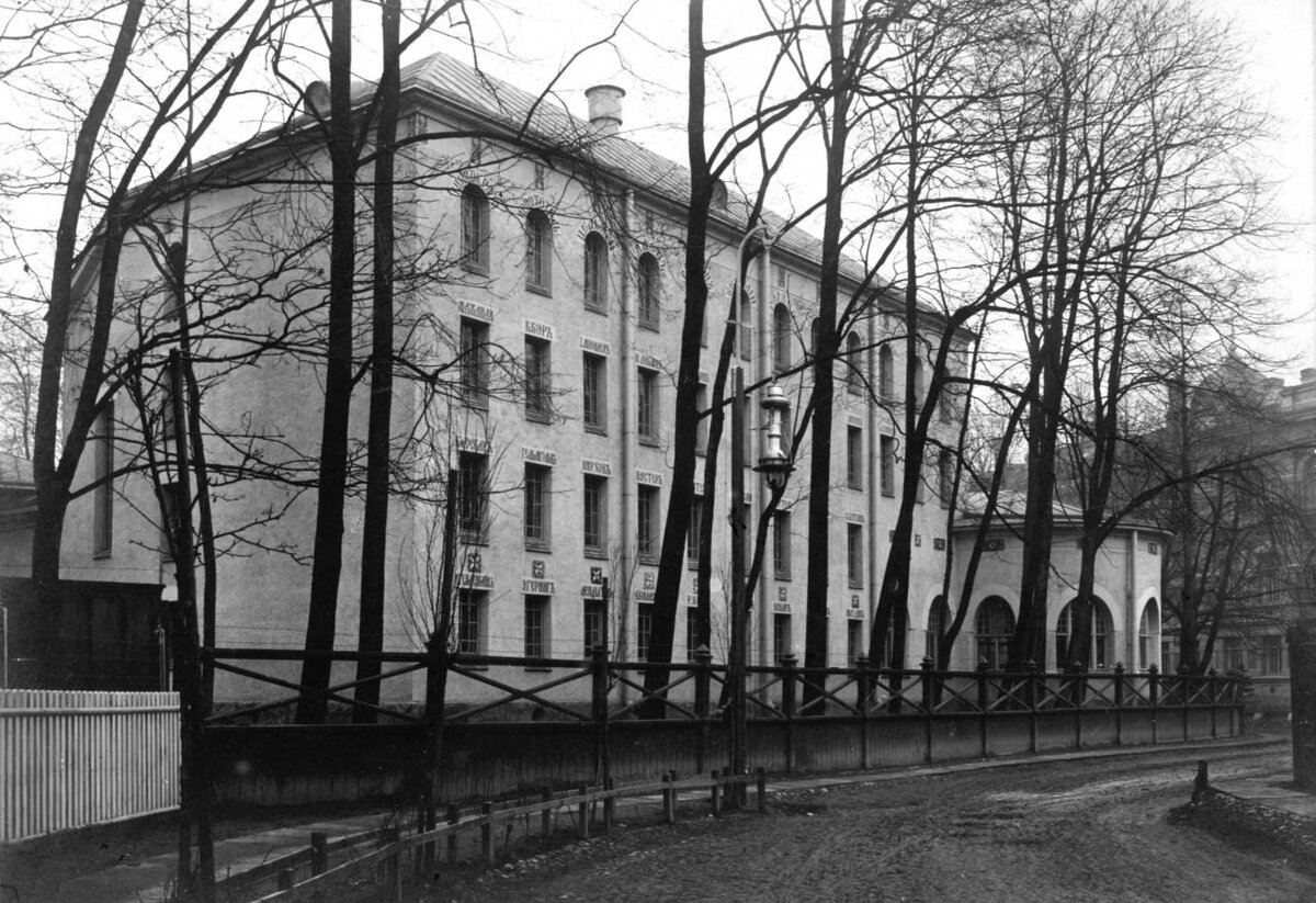 Источник фото https://pastvu.com/p/1038208