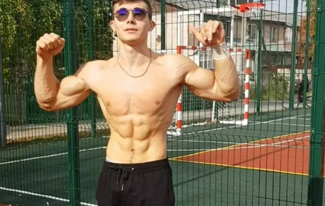 Максим Битаров Акимбо