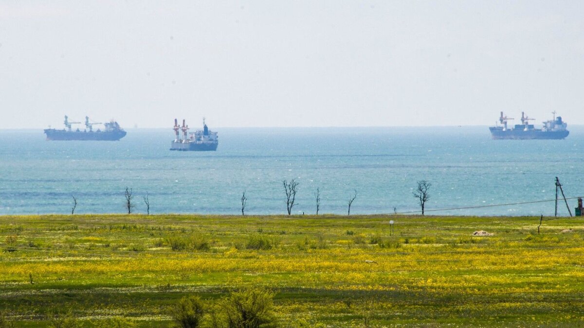 Корабли на Черном море. Ветер с моря дул.  фото: картинки  яндекса.