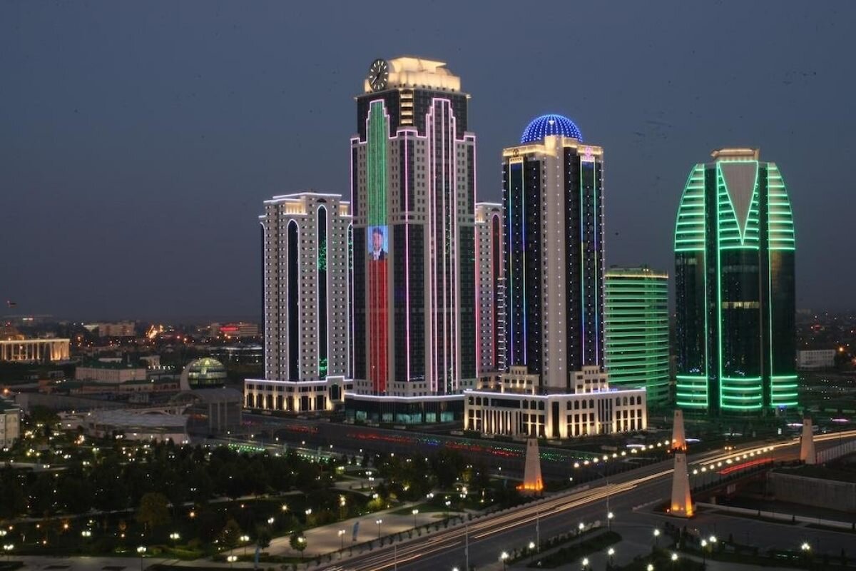 Grozny. Комплекс Грозный Сити. Высотки Грозный Сити. Гостиница в Грозном Грозный Сити. Небоскребы Грозный Сити