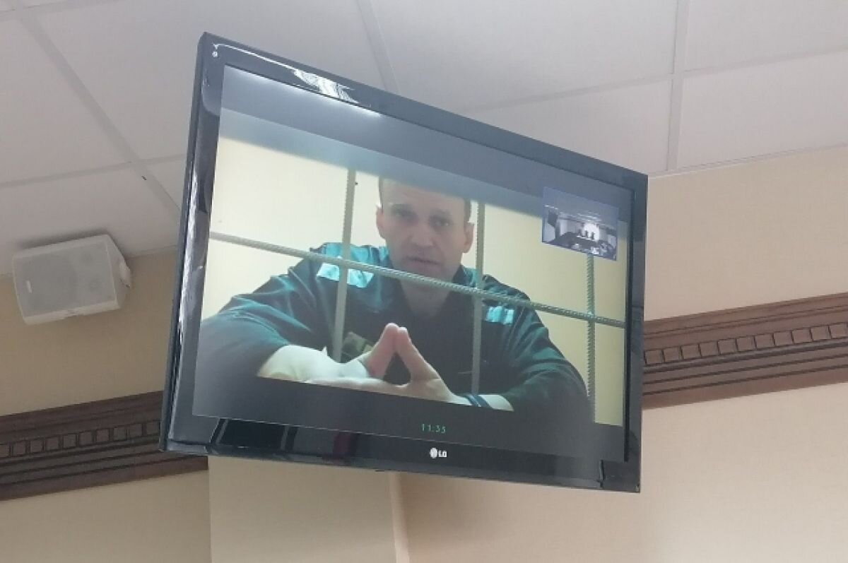    Адвокатам Навального запретили проносить телефоны и ноутбуки в колонию