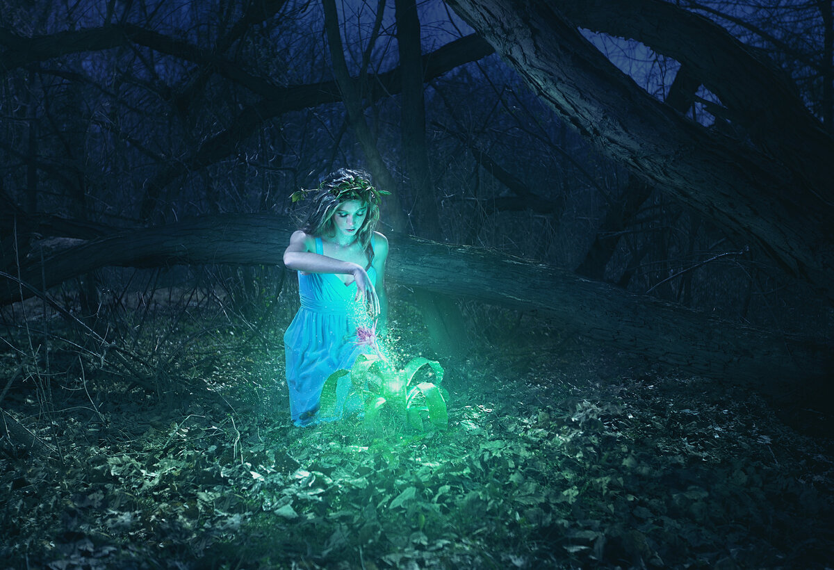 Незнакомка оказалась призраком.
Источник фото: https://live.staticflickr.com/5178/5471436938_6b01cc3ec8_5k.jpg