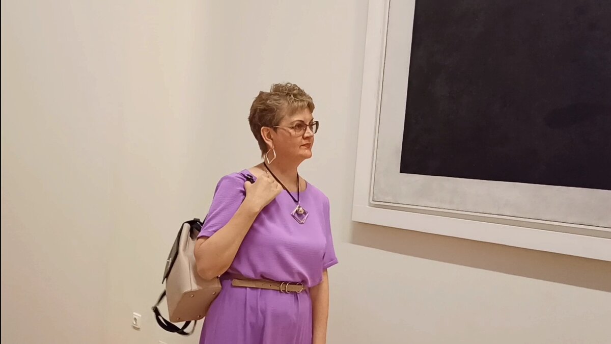 Рядом с "Чёрным квадратом" страшновато...