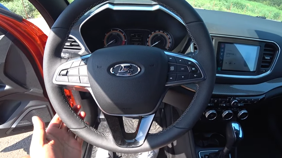 Removing the steering wheel and airbag on Lada Vesta