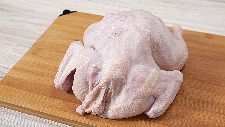 Жареная курица целиком. Курица получается сухой. Курочка запеченная на соли. Курица получается сухой. Курица получается сухой.