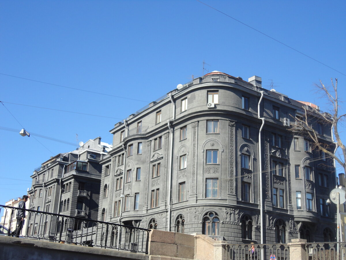 Дом Веге Р.Г., 2022г., вид с канала, фото из личного архива автора заметки