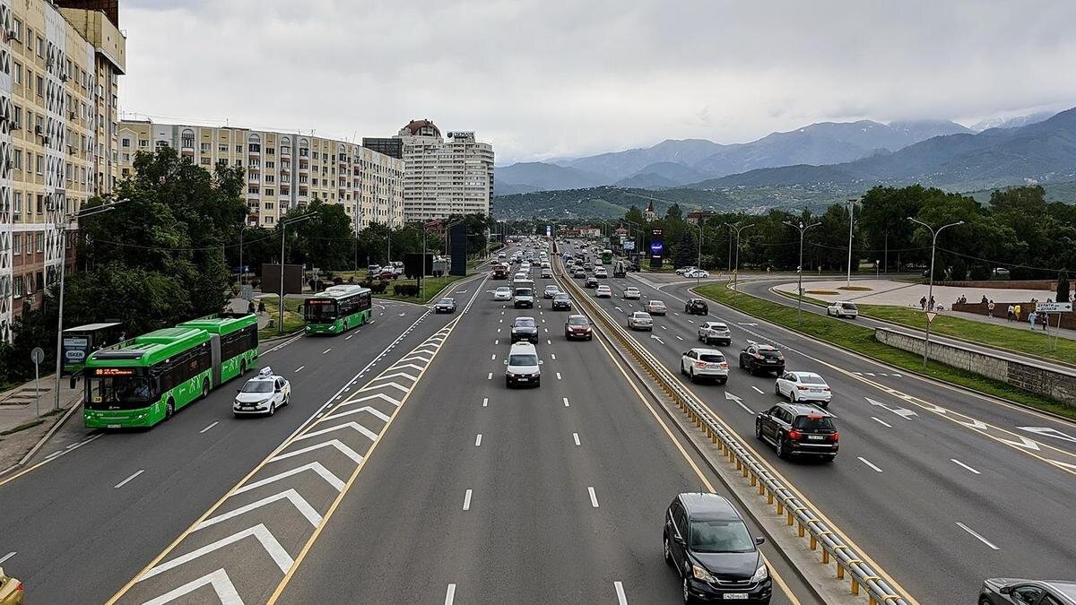    Проспект Аль-Фараби в Алматы:NUR.KZ/Петр Карандашов