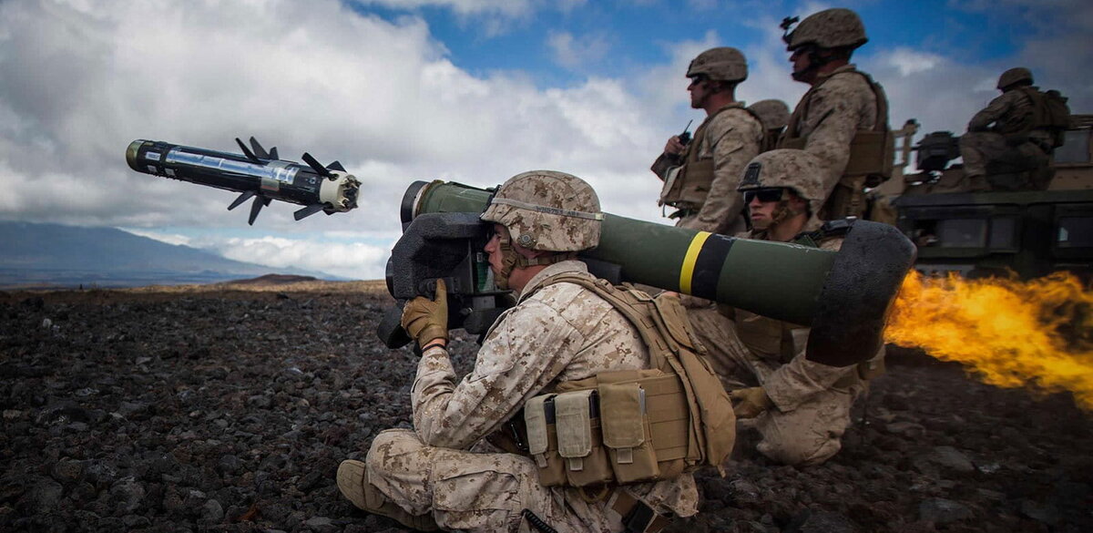 Американский военнослужащий запускает FGM-148 Javelin, фото: raytheonmissilesanddefense.com