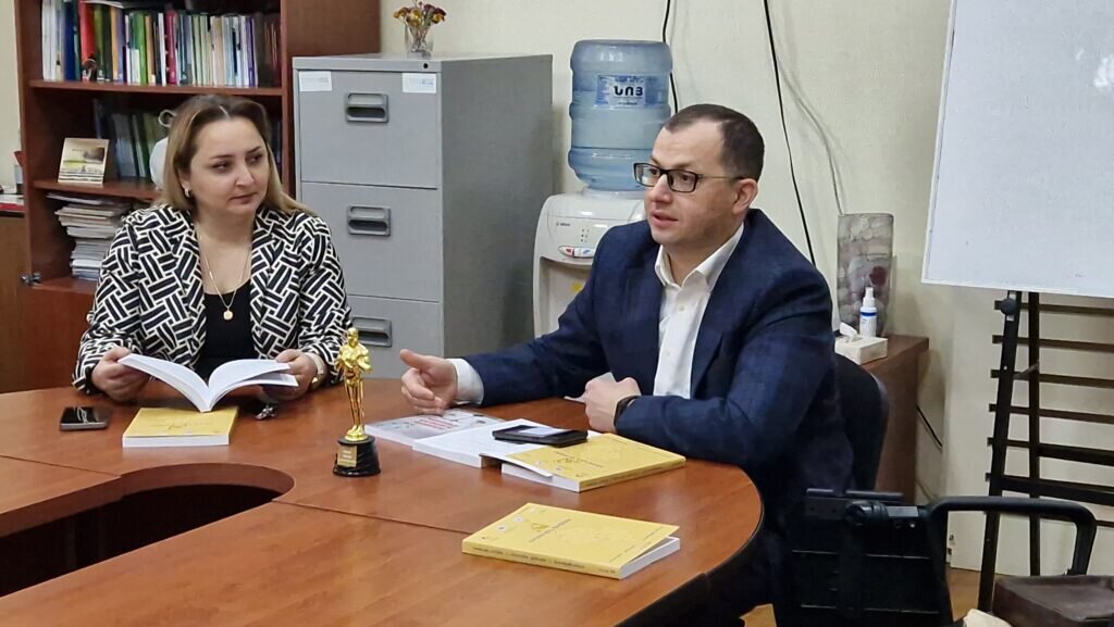 В ЕрГУ состоялась презентация-обсуждение очередного номера журнала «Научный Арцах». Фоторяд