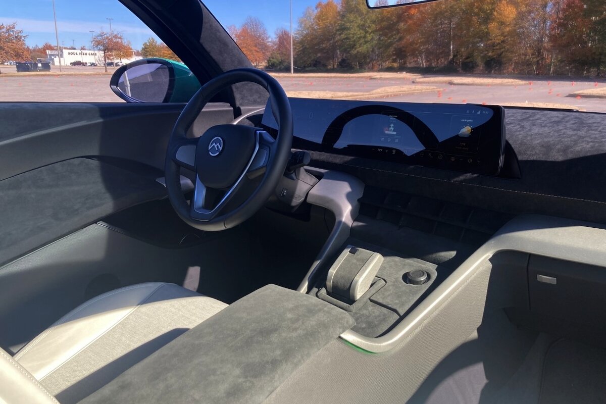 Тур электромобиля Mullen Five по США