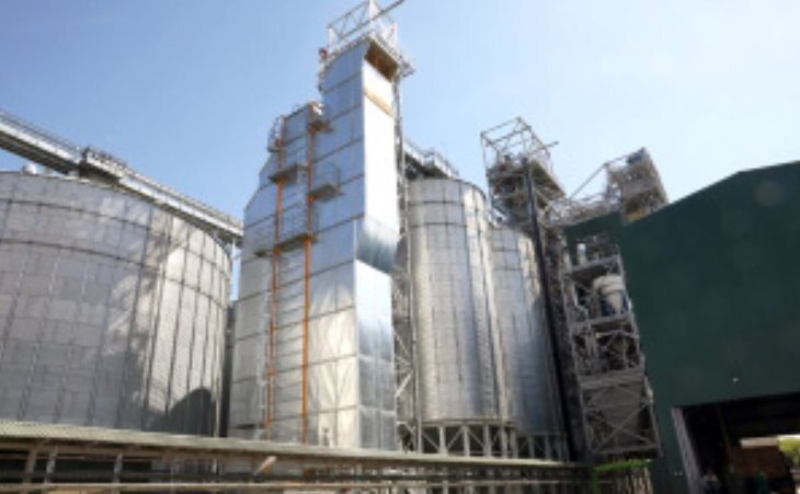    Липецкие аграрии рассчитывают собрать не менее 3,6 млн тонн зерновых и зернобобовых культур