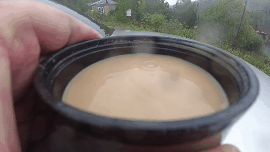 Кофе, сахар, сливки, горячая вода и дождь.