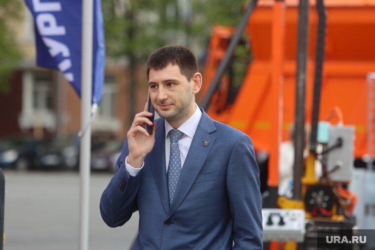    Бизнесмен Юрий Авдалов уехал в Китай с бизнес-миссией