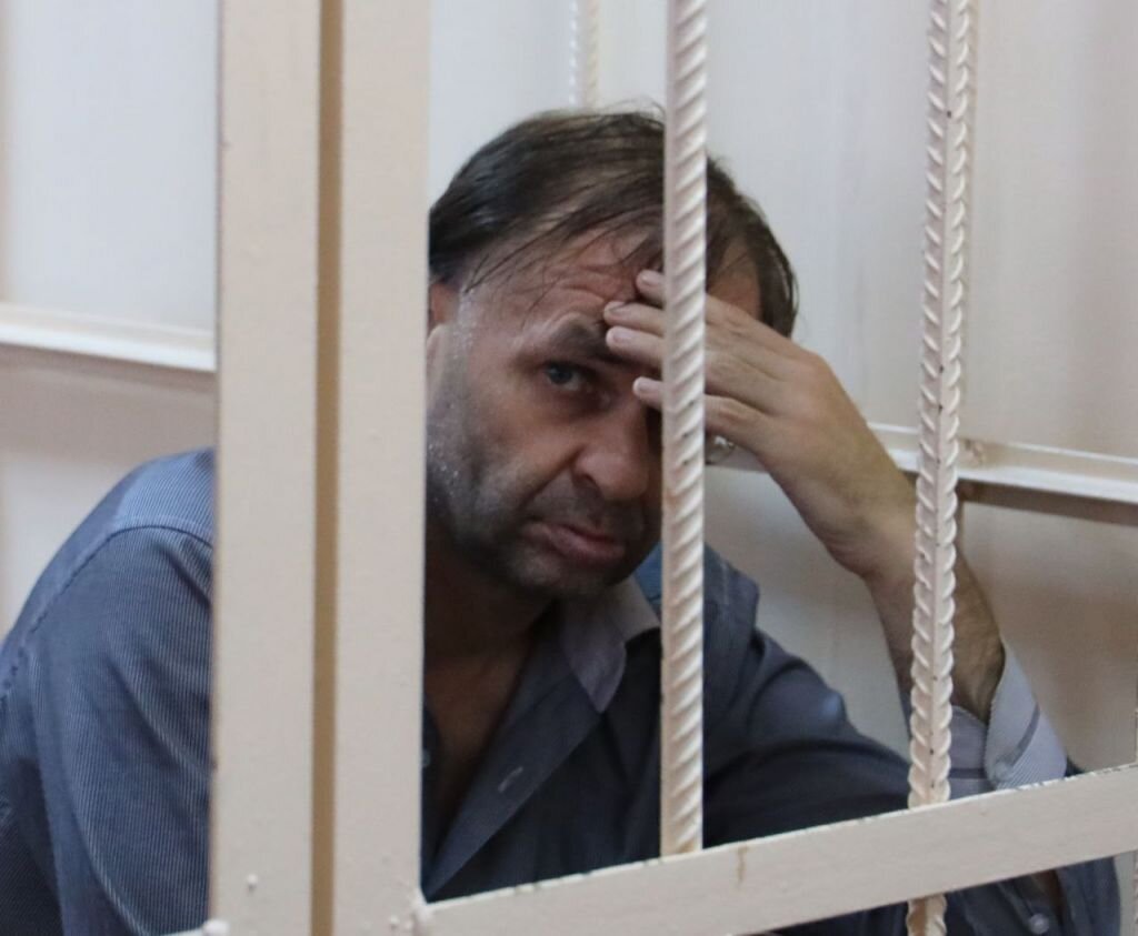 Смолинский маньяк Владимир Ческидов в зале суда. Фото Дмитрия Куткина (Вечерний Челябинск)