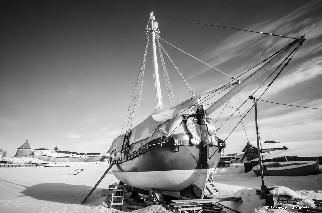   Яхта "Святой Петр" на зимней стоянке