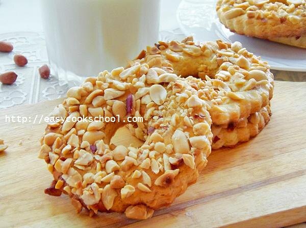 Источник: http://easycookschool.com/2017/07/03/pesochnye-kolca-s-orexami/ 