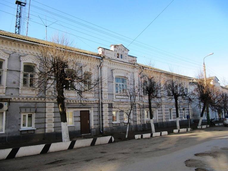 Здания УВД на улице Ленина (фото с сайта godliteratury.ru/post-projects/mcensk)