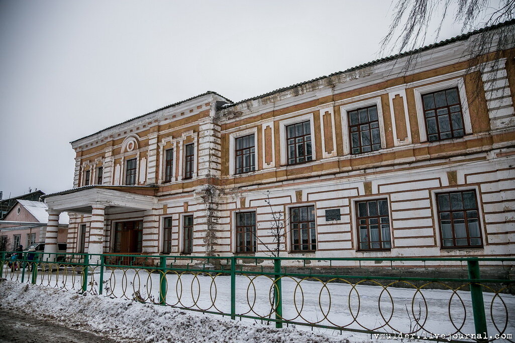 Перед нами городок Ряжск, Рязанская область. Интересное место, скажу я вам. Но жаль, что не было времени на то, чтобы сделать обзор, поскольку зима, световой день короток. 

Фото 2. 
