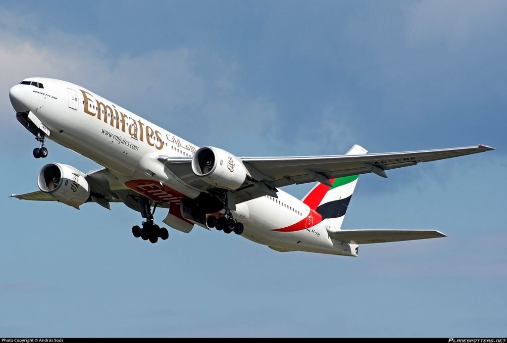Boeing 777-21HER, 19 лет работавший в авиакомпании Emirates, будет работать на дальних международных линиях Air Peace