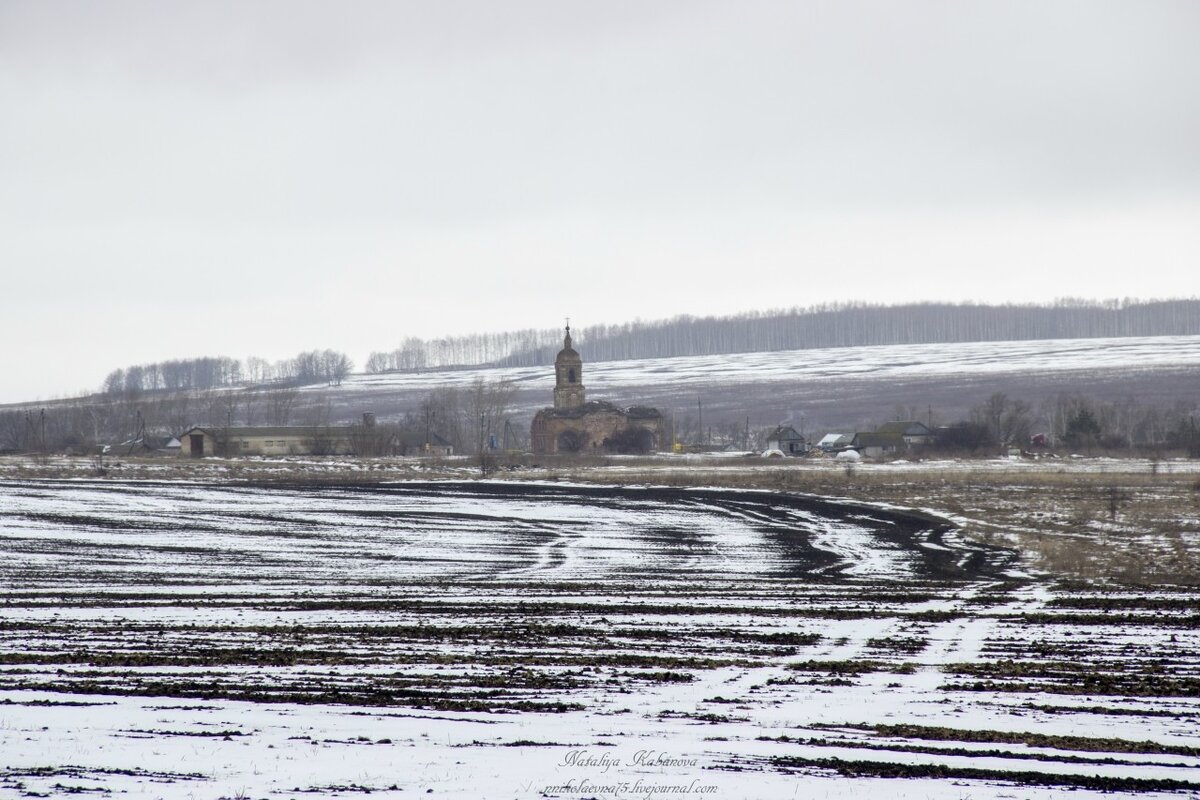 Село Украинцево с церковью Петра и Павла (Петропавловская церковь) постройки конца 18 века. 
1.

