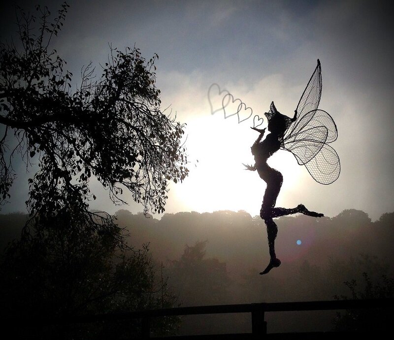 Романтичная  проволочная фея Робина Уайта