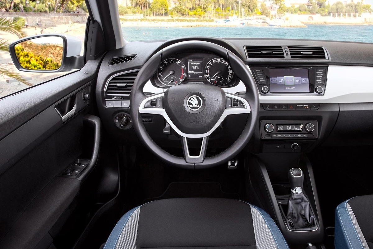 skoda fabia 2018 салон