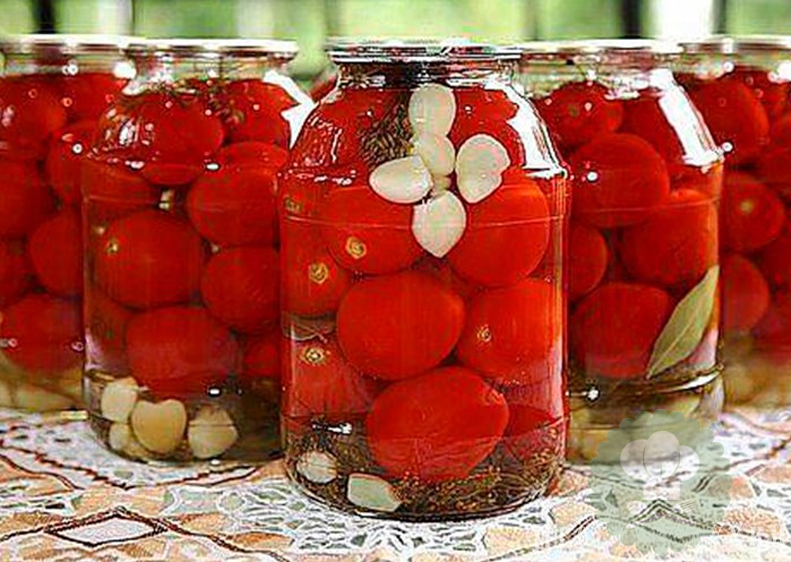 Комментарий автора: Вкус получается необыкновенный, рассол пьется как приятный напиток. Несмотря на наличие уксуса, он совсем не ощущается!