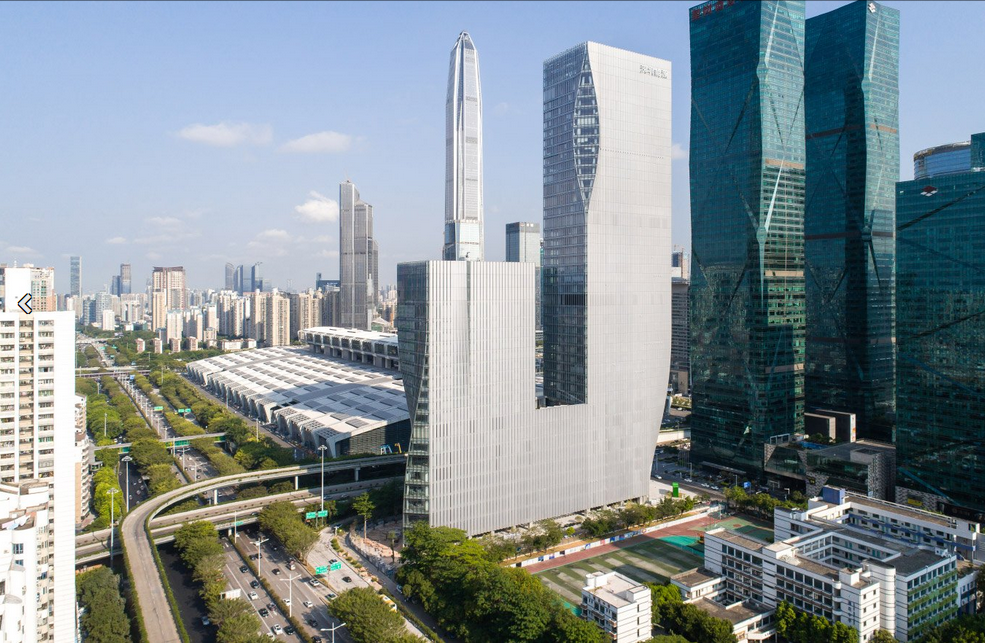 На самых верхних этажах 42-этажной башни находится штаб-квартира Shenzhen Energy Mansion. Фото archpaper.com