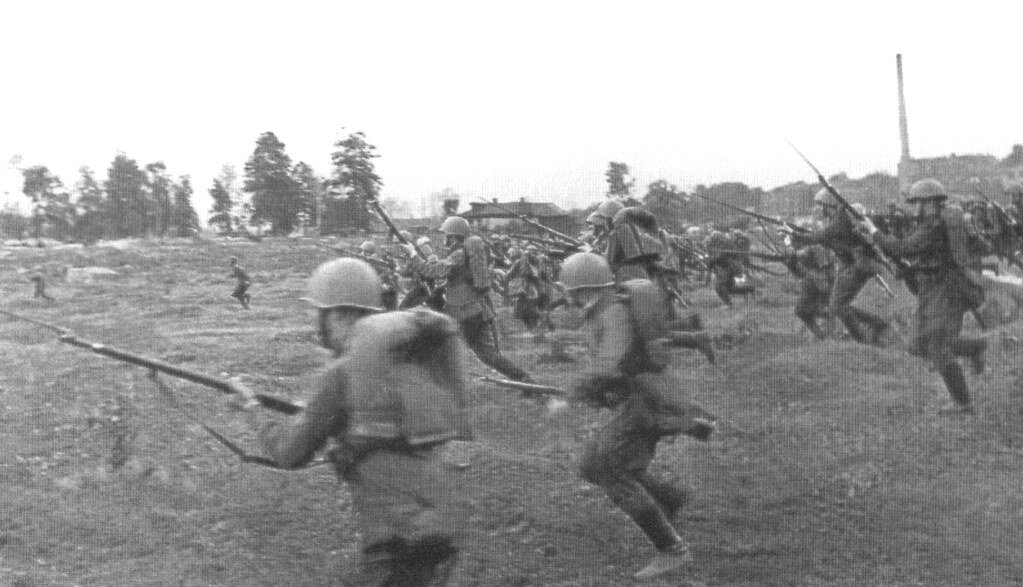 Стрелковый бой. Атака РККА 1941. Пехота РККА лето 1941. Лето 1941 года бои за Перемышль. Перемышль 23 июня 1941.